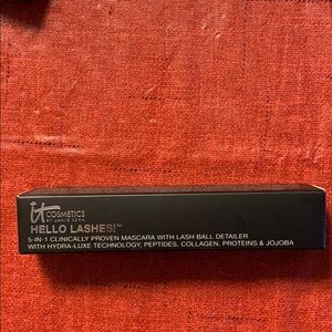 It cosmetics Hello Lashes!